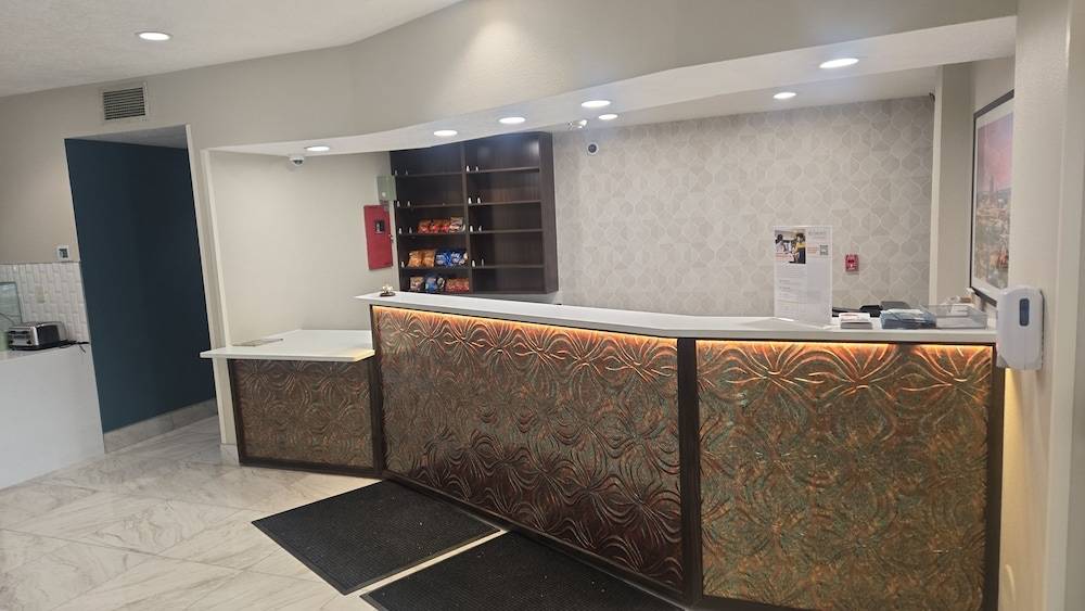 Quality Inn & Suites Sunport Airport Albuquerque 2