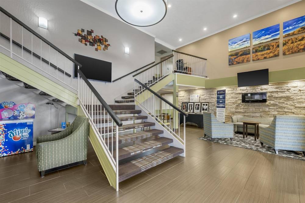 Best Western Airport Albuquerque InnSuites Hotel & Suites 2