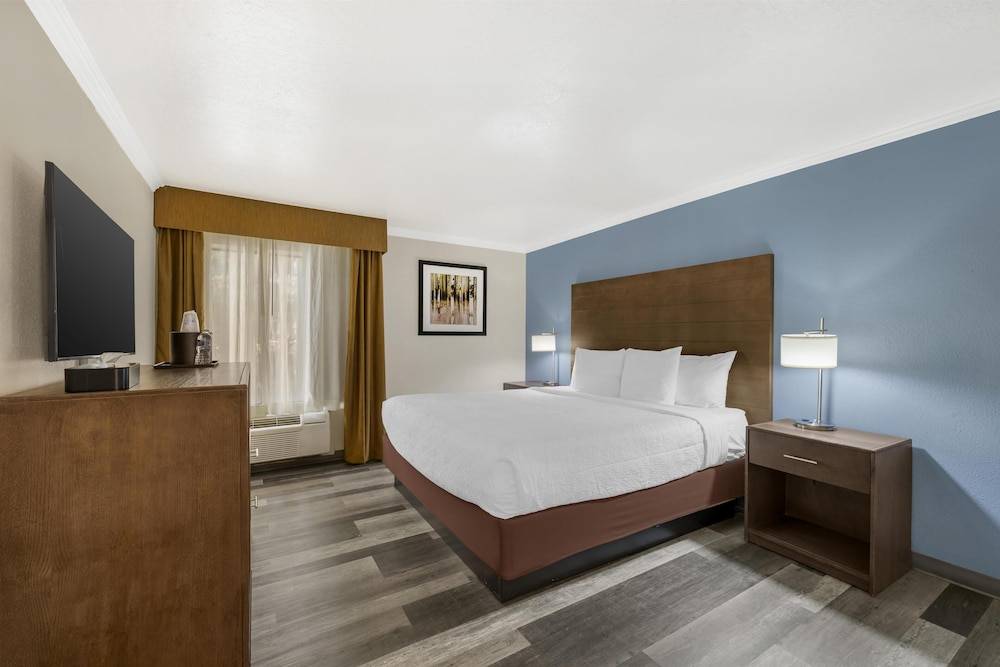 Best Western Airport Albuquerque InnSuites Hotel & Suites 1