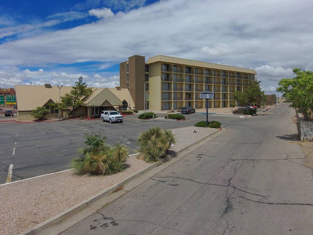 Hotel 505 1
