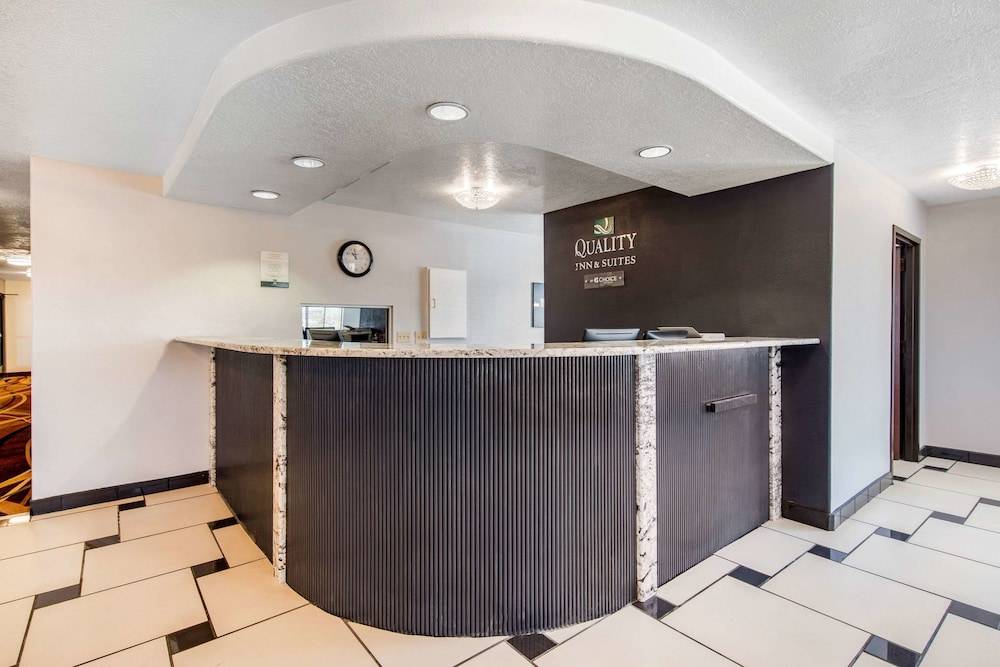 Quality Inn & Suites Albuquerque North near Balloon Fiesta Park 2