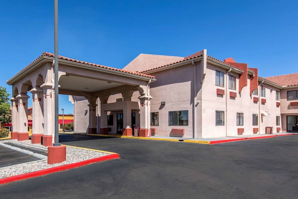 Quality Inn & Suites Albuquerque North near Balloon Fiesta Park 1