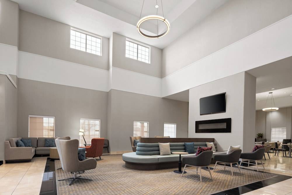 Holiday Inn & Suites ALBUQUERQUE AIRPORT by IHG 2