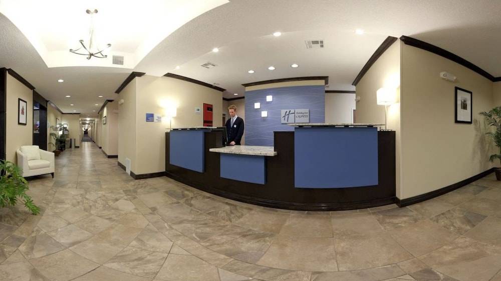 Holiday Inn Express & Suites ALBUQUERQUE AIRPORT by IHG 2