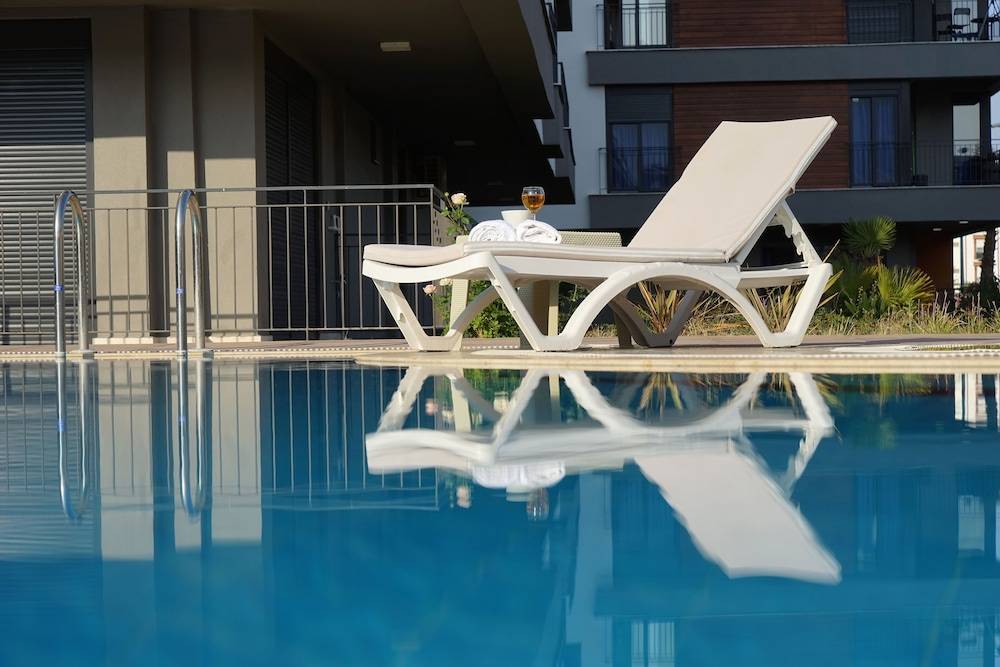 MENE SUITES 1