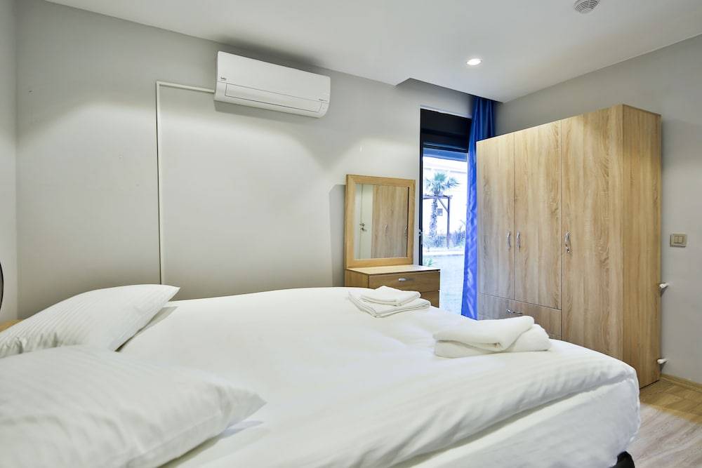 MENE SUITES 2