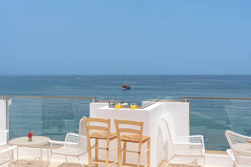 Sea Breeze Hotel 1