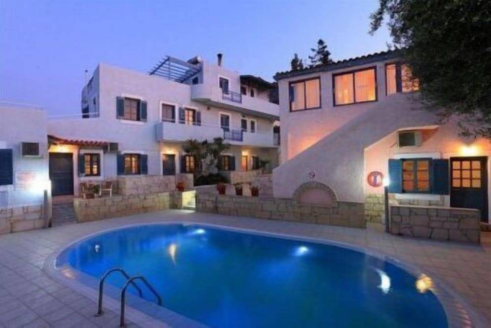 Stelva Villas 1