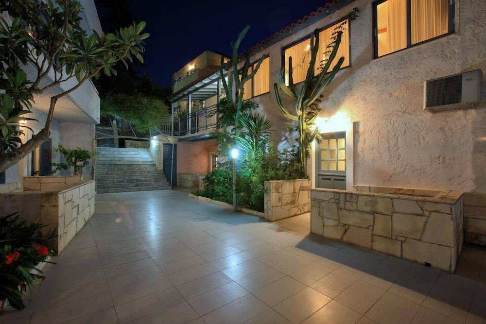 Stelva Villas 2