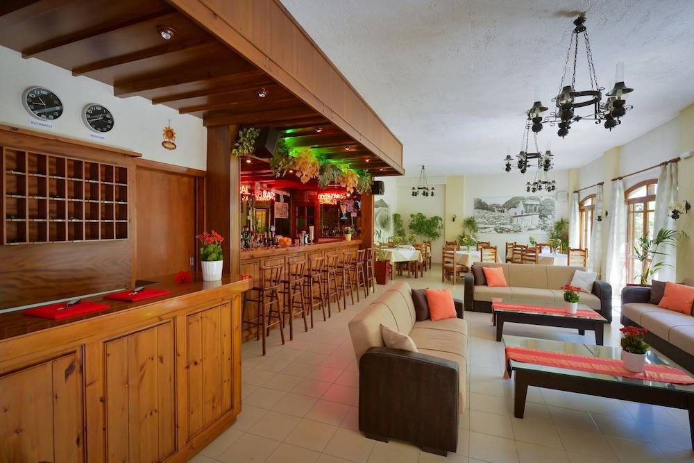 Floral Hotel 2