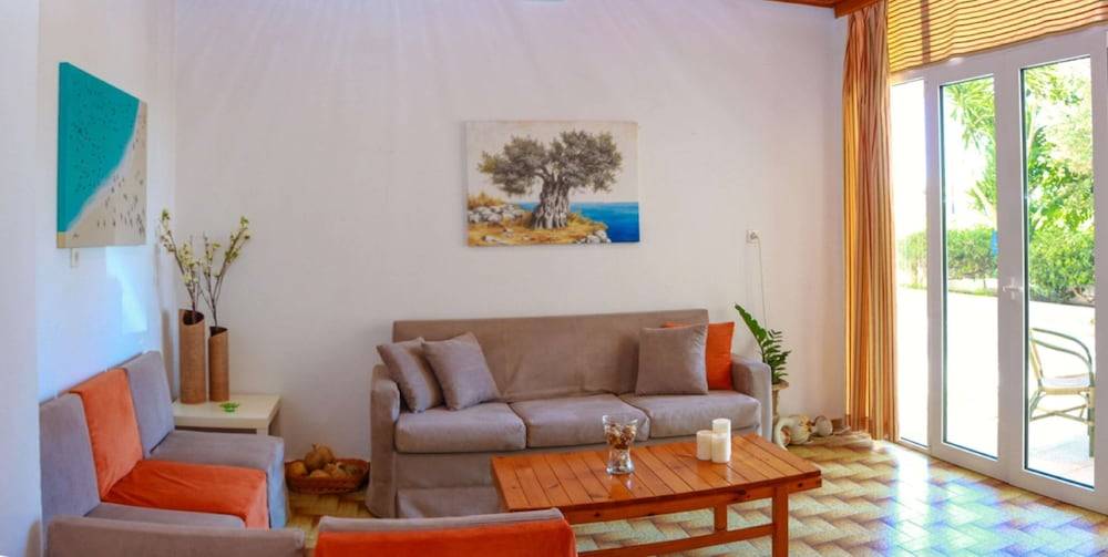 Zorbas Beach Hotel 2
