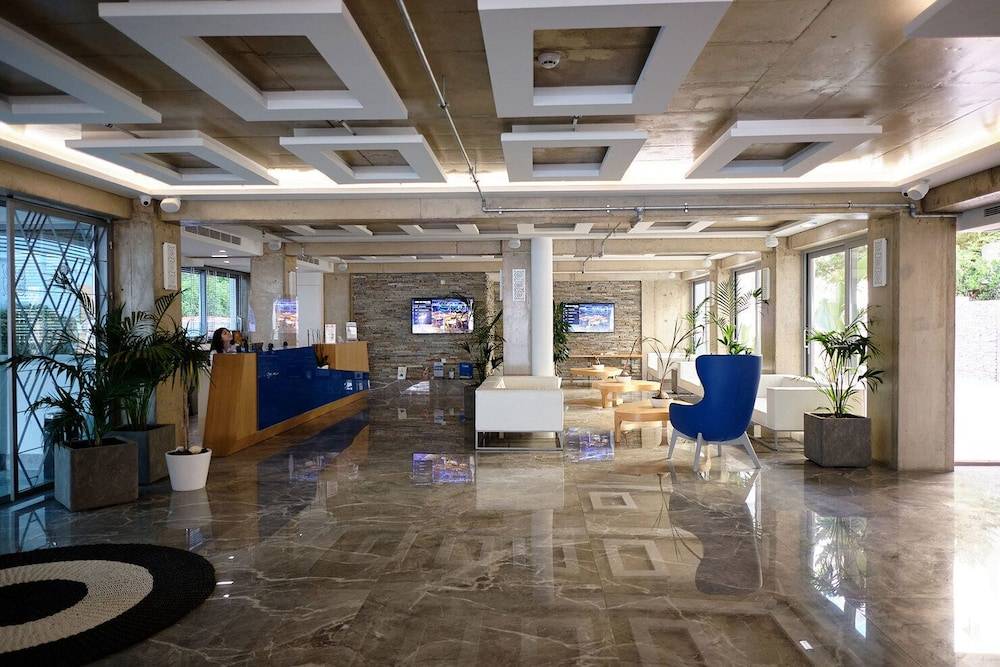 Glaros Royal Beach Hotel 2