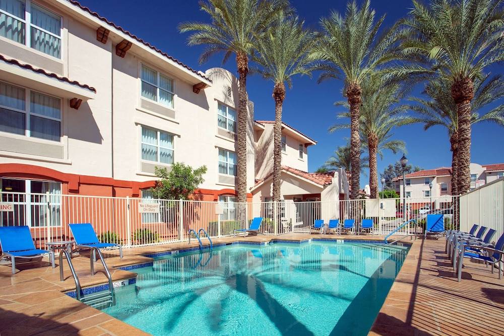 Sonesta Simply Suites Phoenix Scottsdale 1