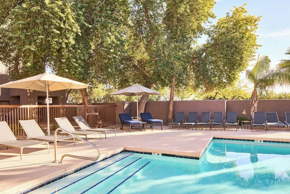 Courtyard Scottsdale North 1