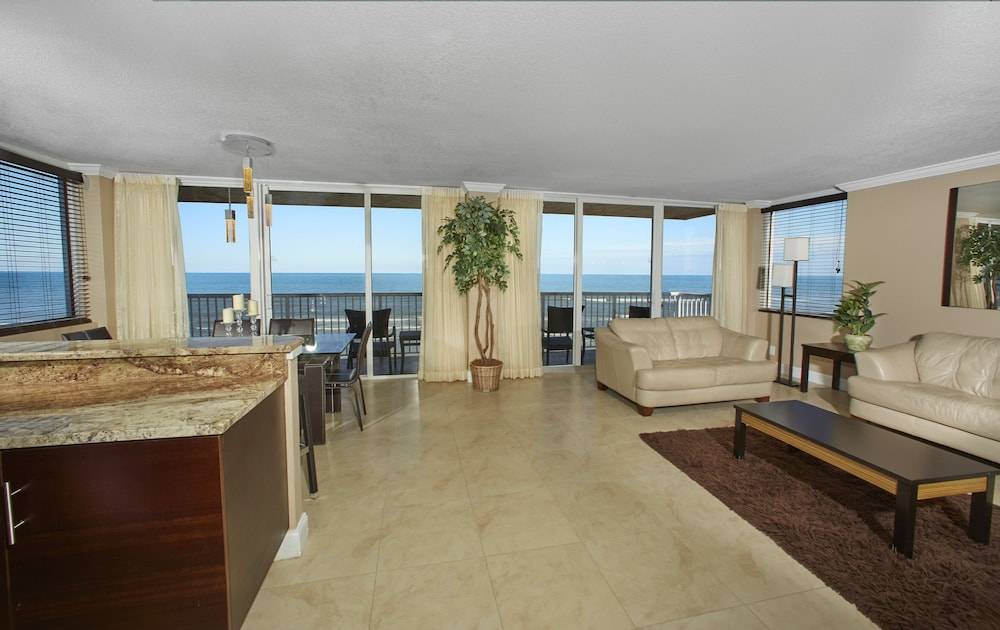 Holiday Inn Resort DAYTONA BEACH OCEANFRONT by IHG 2