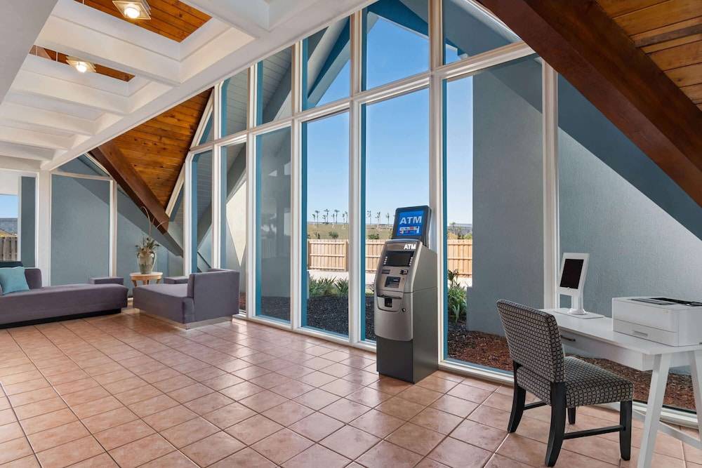 Baymont by Wyndham Intl Speedway/I-95/Daytona Beach 2