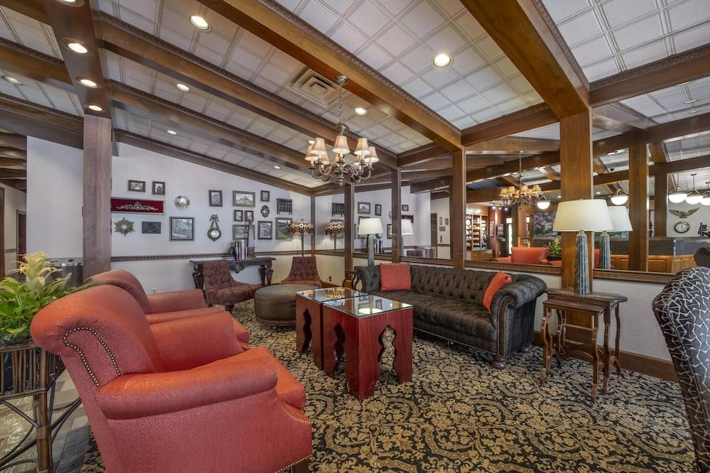 Best Western Plus The Normandy Inn & Suites 2