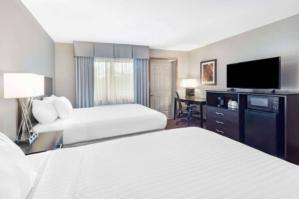 Baymont by Wyndham Brooklyn Center 1