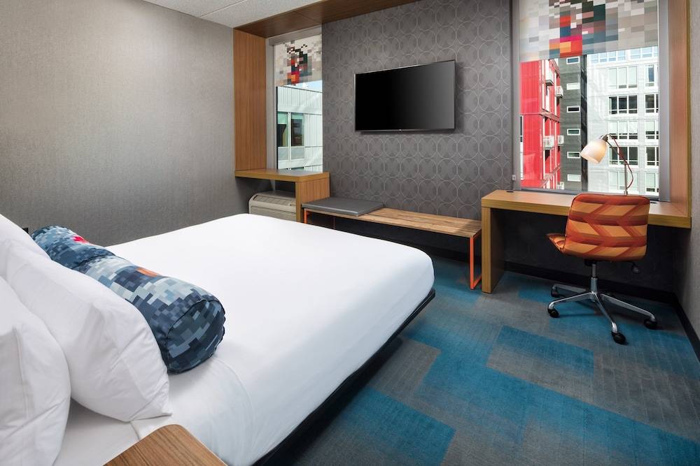 Aloft by Marriott Minneapolis 1