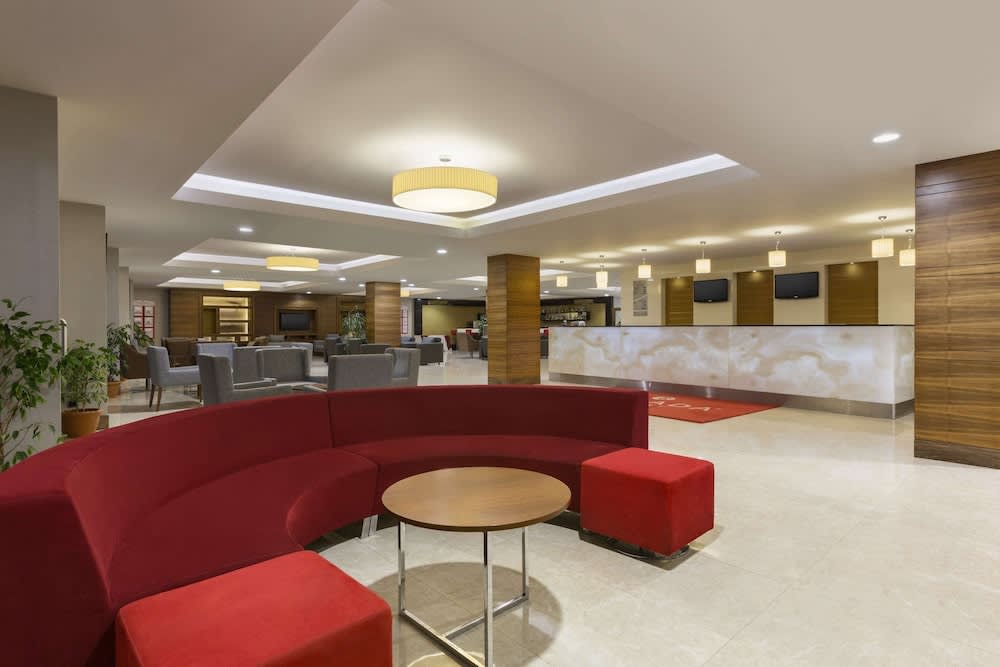 Ramada Resort by Wyndham Akbuk 2
