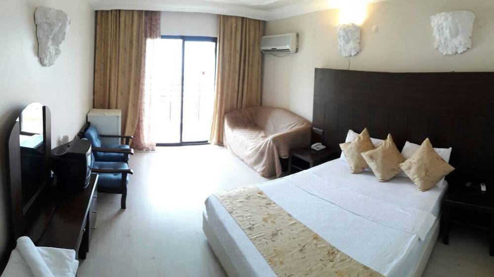 Temple Beach Hotel 2