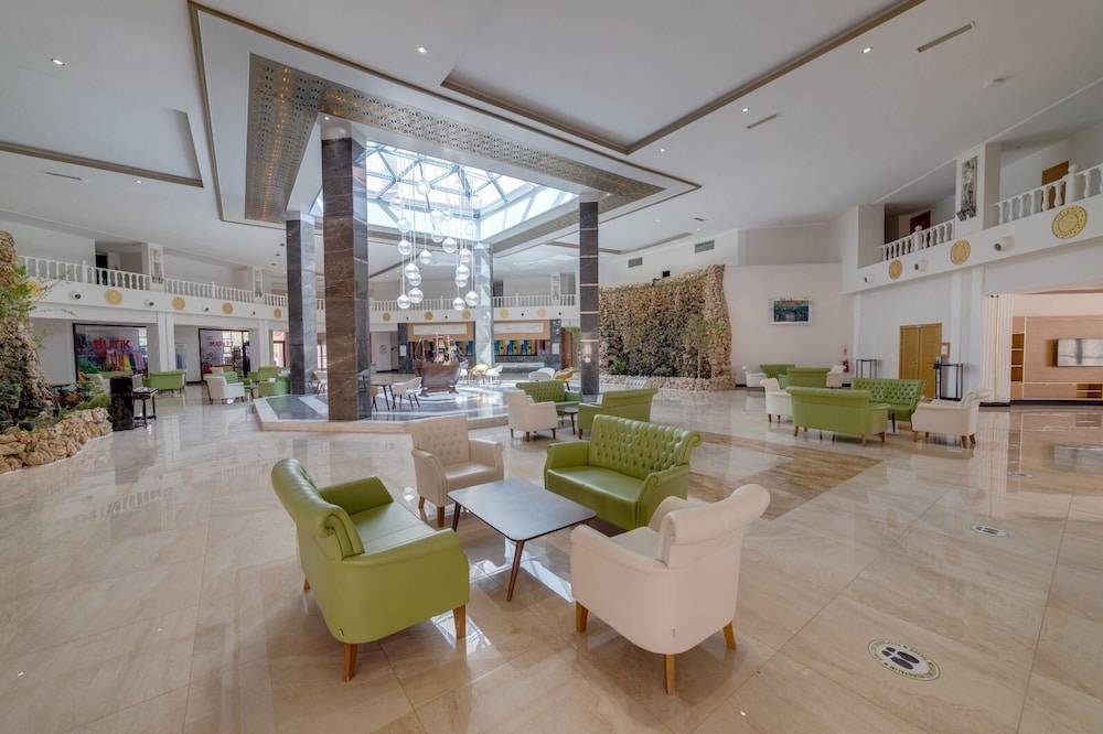 The Holiday Resort Hotel - All inclusive 1