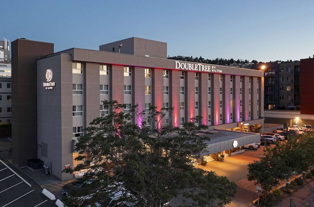 Doubletree by Hilton Hotel Kamloops 1