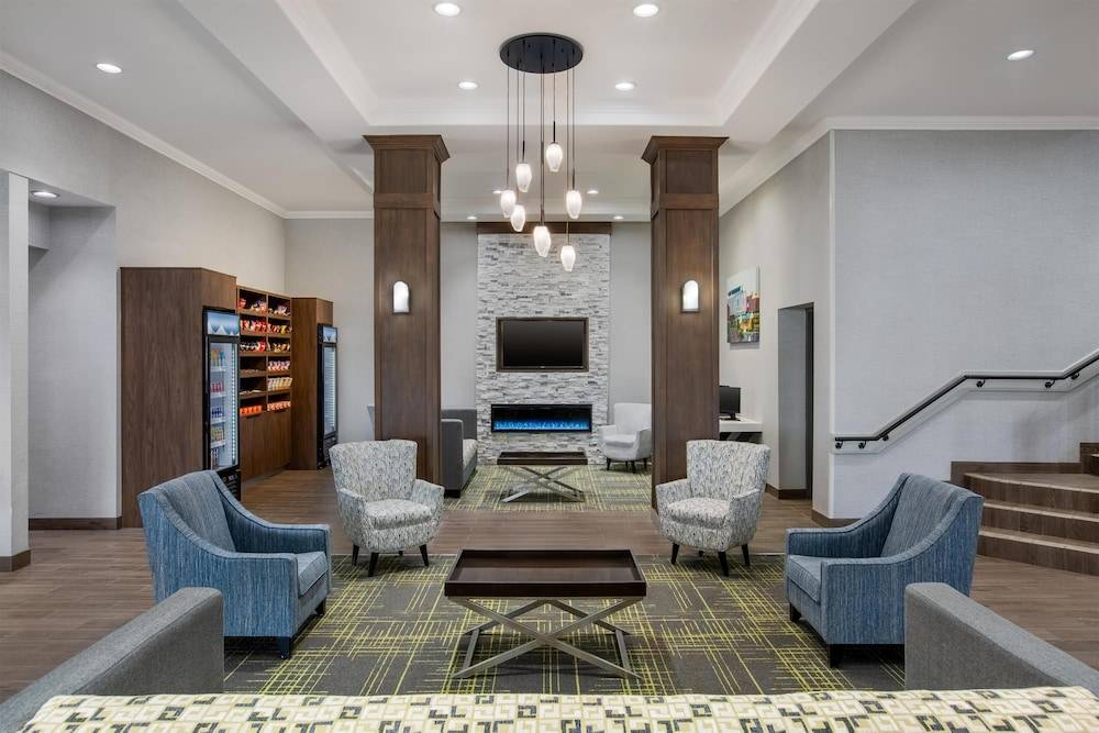Hampton Inn by Hilton Kamloops 2