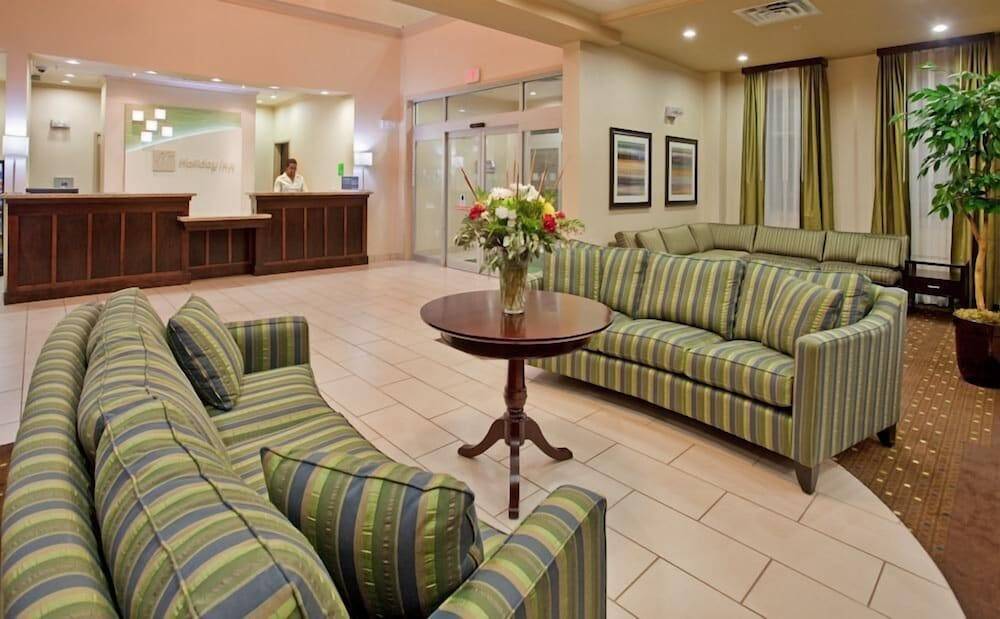Holiday Inn & Suites KAMLOOPS by IHG 2