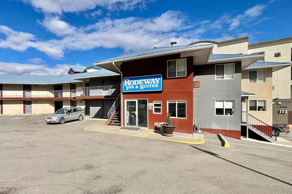 Rodeway Inn & Suites 1