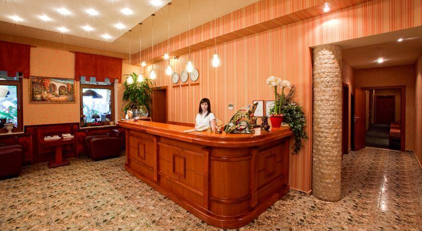 Luna Hotel 1