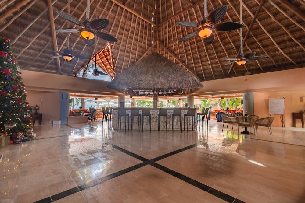 Puerto Aventuras Hotel & Beach Club 2