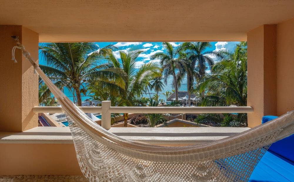 Puerto Aventuras Hotel & Beach Club 1
