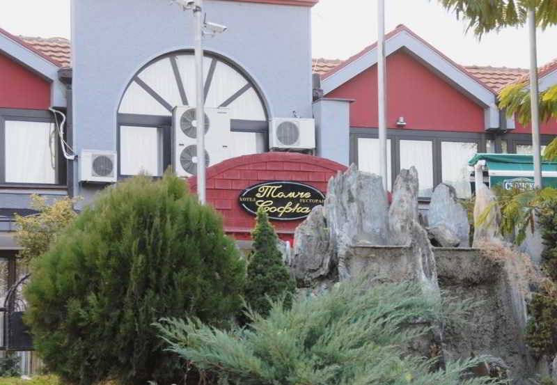 Tomce Sofka 1