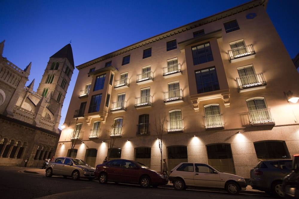Nexus Valladolid Suites & Hotel 1