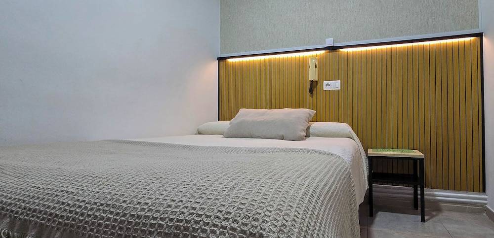 Hostal Ramón y Cajal 2