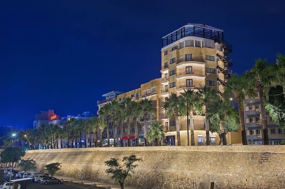 Gate Twenty Two Boutique Hotel 1