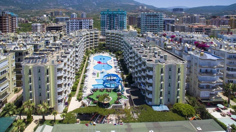 May Garden Club Hotel 1