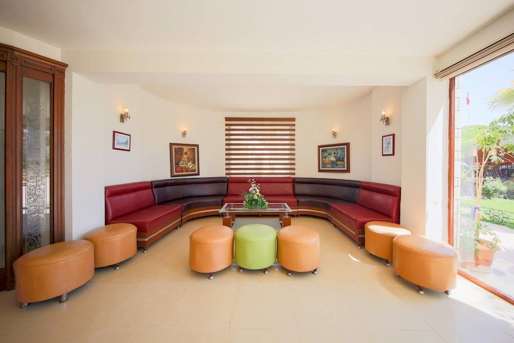 May Garden Club Hotel 2