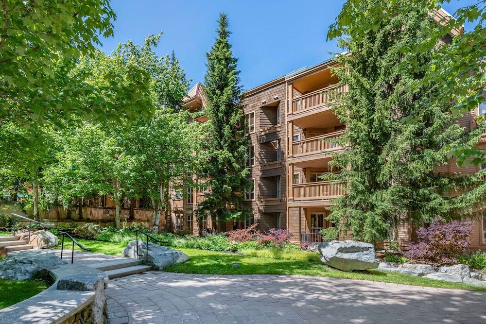 Hilton Grand Vacations Club Whistler 1