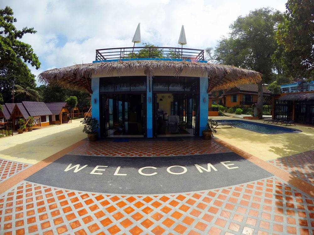 Phi Phi Long Beach Resort & Villa 2