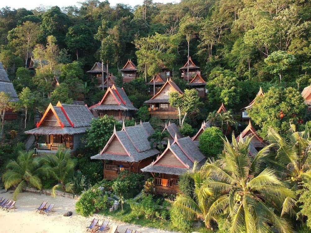 Phi Phi Relax Beach Resort 1