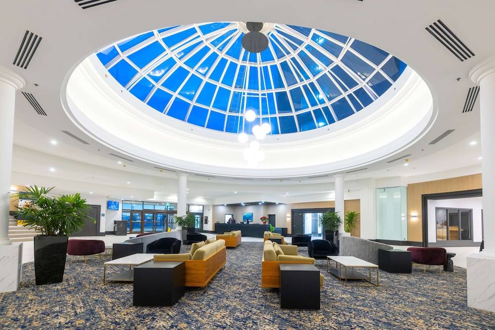 DoubleTree by Hilton Calgary North 1