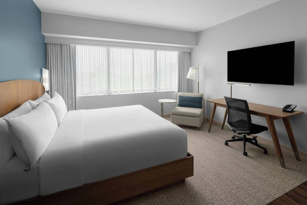 Element by Marriott Calgary Downtown 1