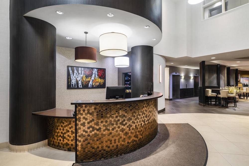 Best Western Premier Freeport Inn Calgary Airport 2