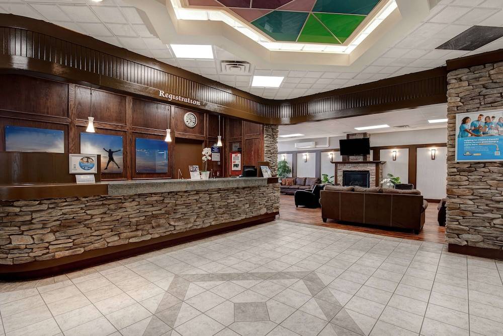 Days Inn by Wyndham Calgary South 2