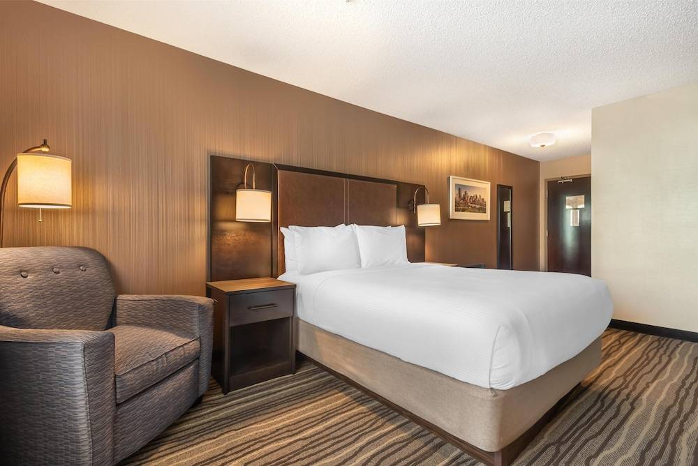 Best Western PLUS Calgary Centre Inn 1