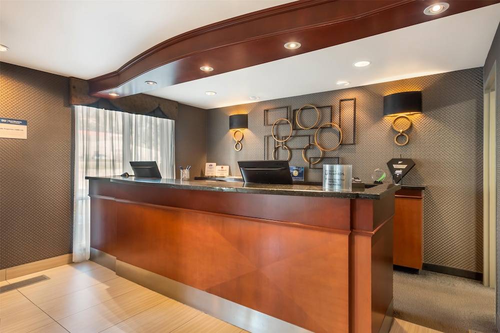 Best Western PLUS Calgary Centre Inn 2