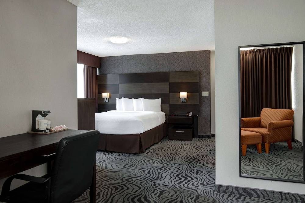 Days Inn by Wyndham Calgary South 1