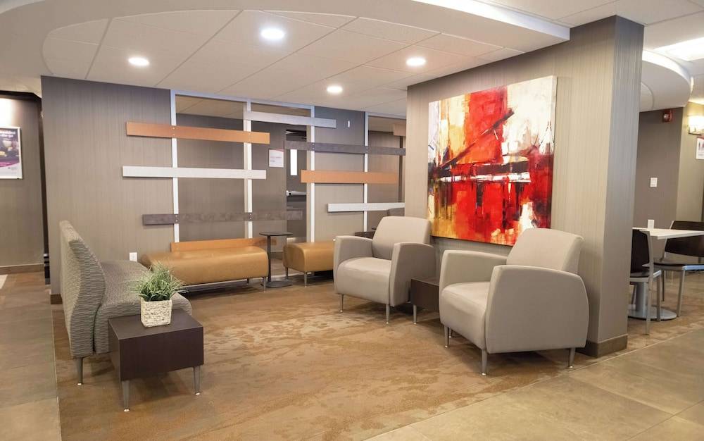 Coast Calgary Downtown Hotel & Suites by APA 2
